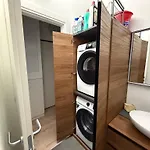 Como's Hill Apartment